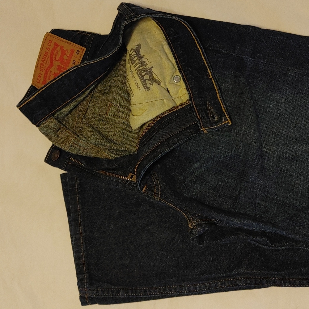 Levi jeans 30X32
